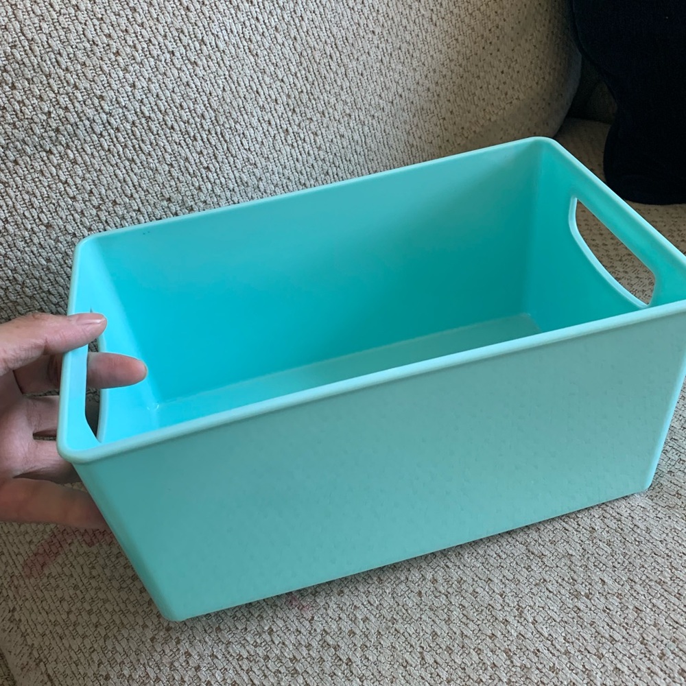 Brand New This practical, multi-use box Teal Green